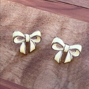 Vintage gold tone bow tie earrings posts